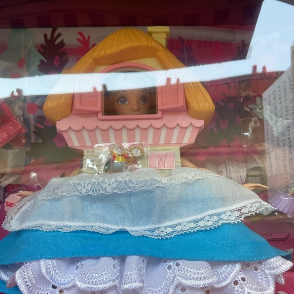 MATTEL ALICE IN WONDERLAND ALICE DRINK ME  DOLL IN HER HOUSE - Picture 7 of 15